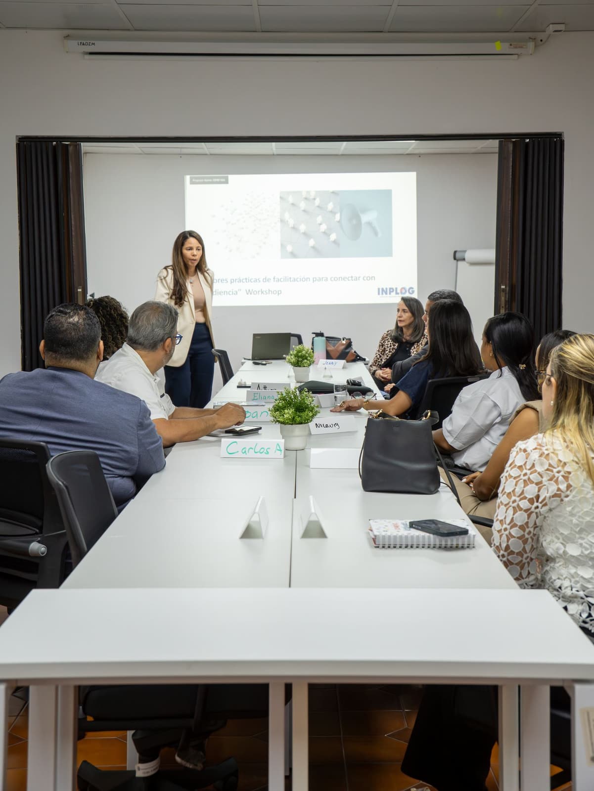 Workshop de facilitación para instructores de INPLOG